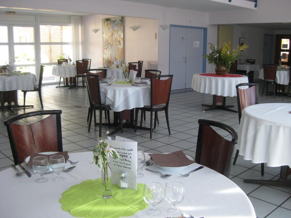 Domaine De Mont-Evray Hotel Nouan-le-Fuzelier Exterior photo